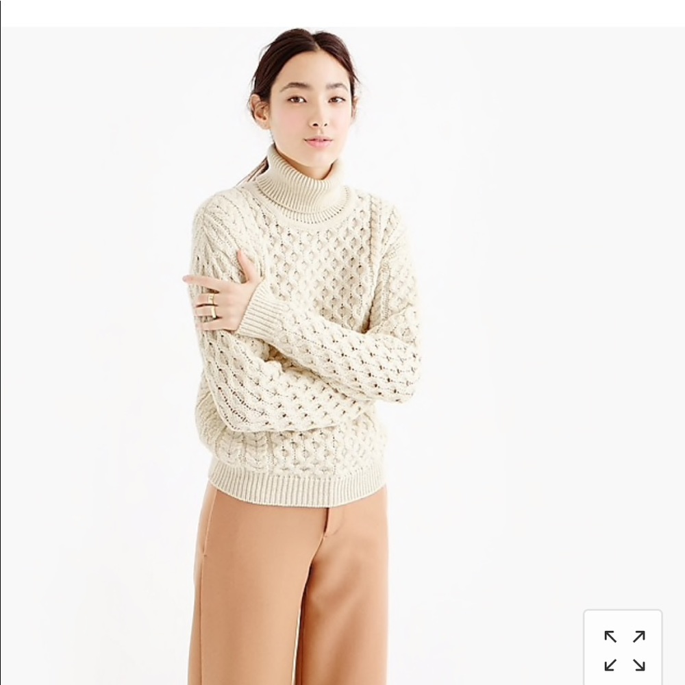 Aran Crafts turtle neck sweater SZ Small 100% Wool